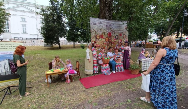 На празднике «Спас» свою площадку представил Литературный музей