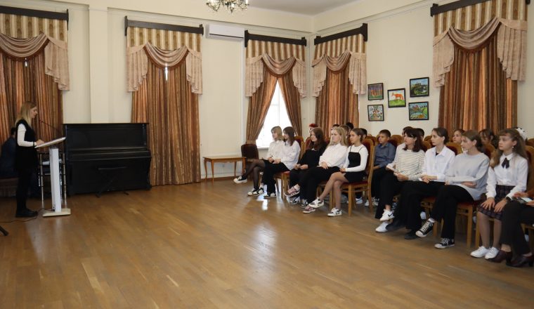 «Мы живем, чтобы оставить след…» — вечер памяти Расула Гамзатова состоялся в Литературном музее