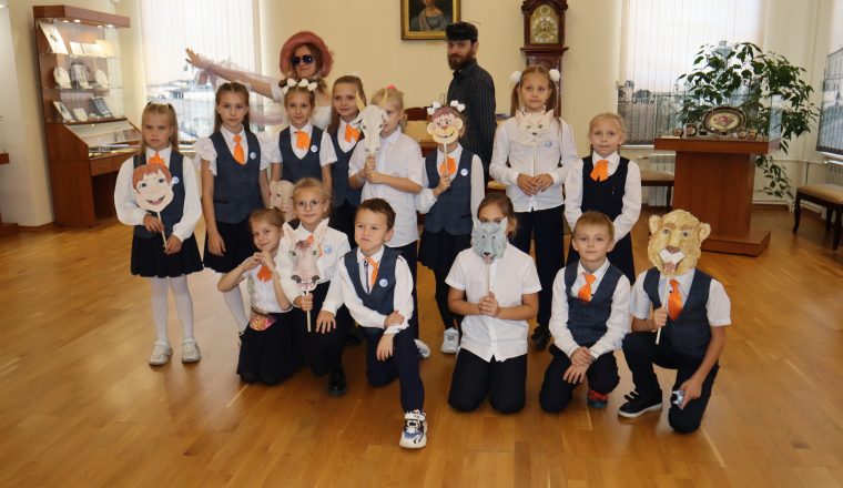 Персонажи известного баснописца И.А. Крылова ожили в Литературном музее