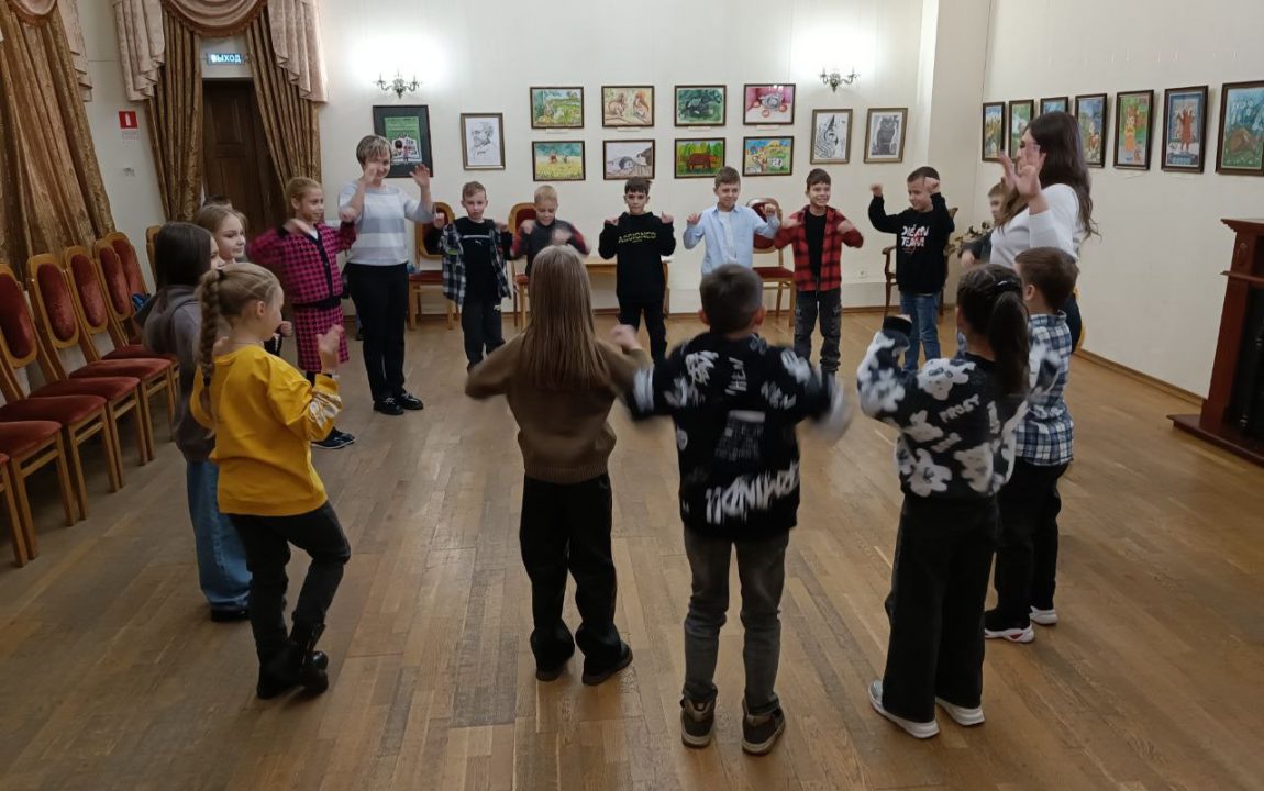 Пензенские школьники начали каникулы в «сказочной стране» Литературного  музея - Объединение литературных музеев