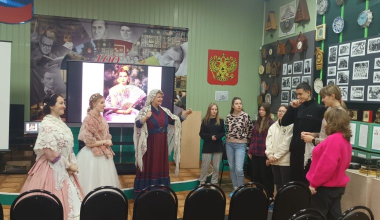 Выездное культурно-просветительское занятие провели сотрудники Литературного музея в Сердобске