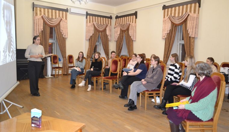 Заседание литературного общества «PROЧТЕНИЕ» вновь прошло в Пензенском литературном музее