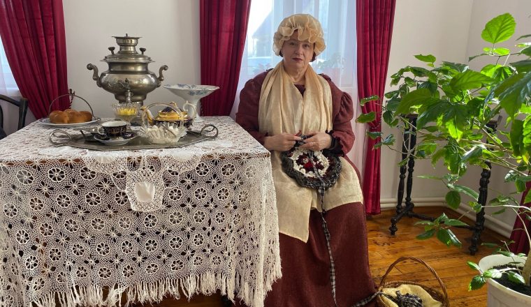 В День любителей вязания приглашаем заняться рукоделием в музее А.И. Куприна