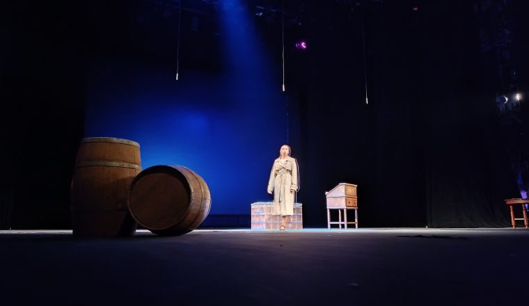 На большой сцене Пензенского Драмтеатра проходят генеральные репетиции конкурса «Слова подобны крыльям»