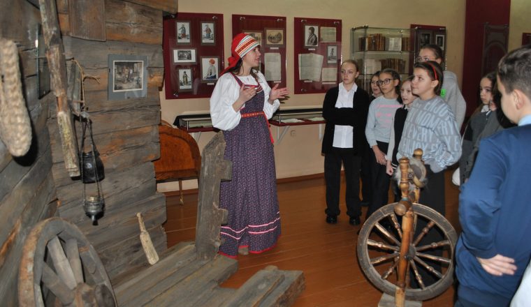 Как прошло детство писателя узнали школьники в музее