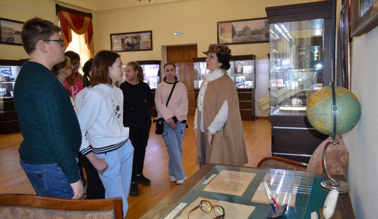 В «Путешествие с классиками» отправились школьники села Воскресеновка