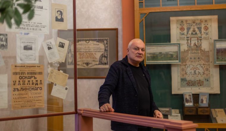 Приглашаем в Литературный музей на лекцию директора Музея серебряного века «По золотым следам Мариенгофа»