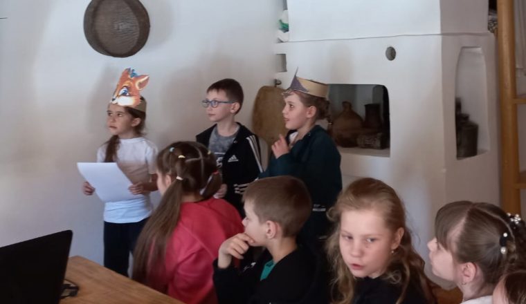 «Люблю, где случай есть, пороки пощипать» — школьники познакомились с творчеством И.А. Крылова в музее В.Г. Белинского