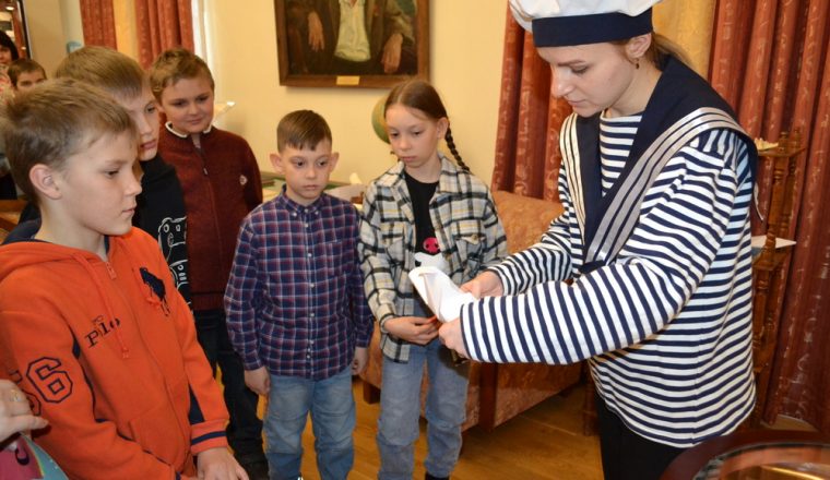 Маршрутом легендарного ледокола «Георгий Седов» прошли участники квест-экскурсии Литературного музея