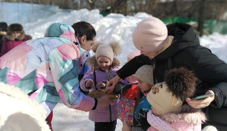 Румяными блинами мы весну встречаем с вами!