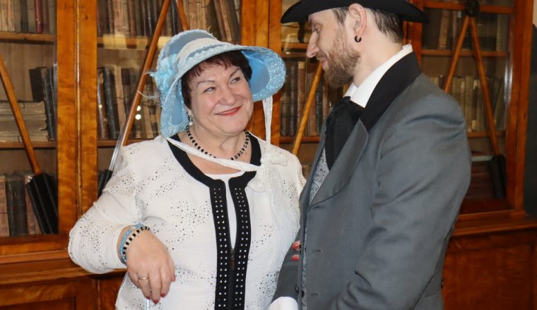 О правилах этикета в быту и на приемах рассказали в Литературном музее