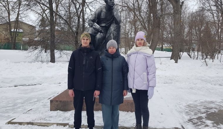 Музей-усадьбу В.Г. Белинского посетил участник СВО Владислав Матыгин со своими родственниками.