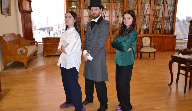 Пензенским школьникам: проведите время с пользой в Литературном музее!