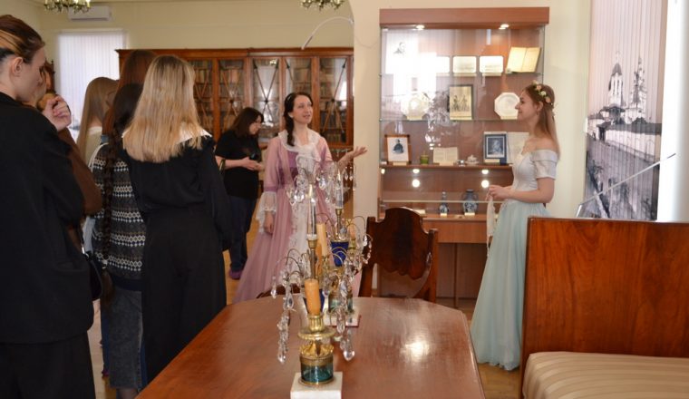 Литературно-краеведческий день собрал юных пензенцев в Литературном музее