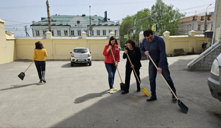 Ко Всероссийскому субботнику присоединились сотрудники Пензенского литературного музея