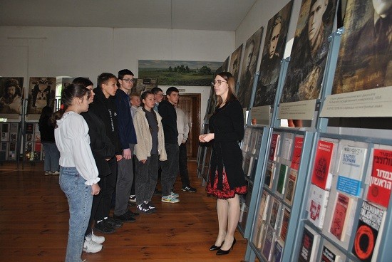 Памяти Солженицына представлены книги на выставке в музее А.Н. Радищева