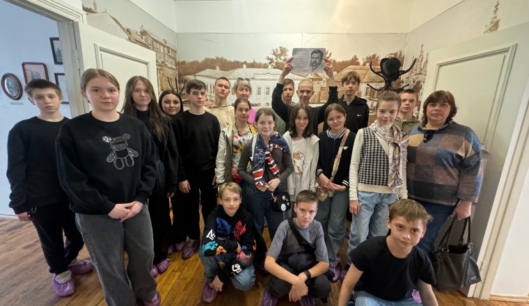 Ученики из Саратова принимают участие в поисках завещания А.И. Куприна в музее писателя