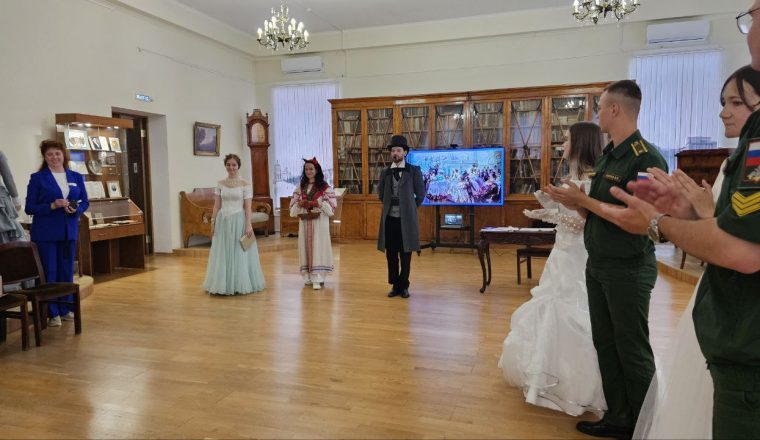 Выпускной в Пензенском литературном музее завершился пышным балом