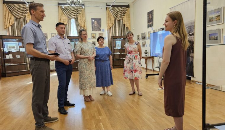 Сотрудники Сбербанка организовали корпоративный досуг, посетив Пензенский литературный музей!