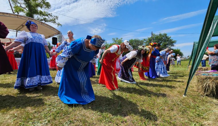 Благодарим за организацию и проведение Областного фольклорного праздника «Тихвинская ярмарка»!
