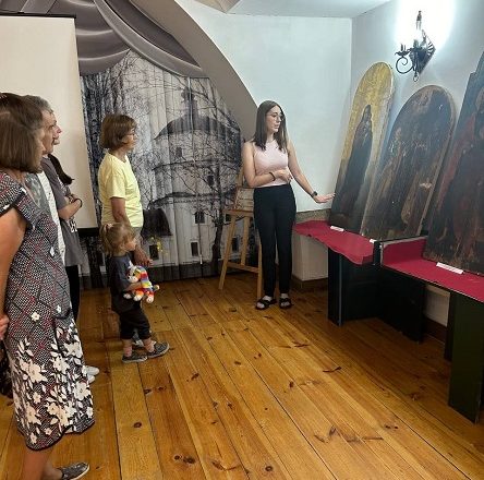 Старинные иконы храма Преображения Господня представлены на выставке в музее А.Н. Радищева