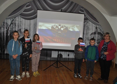 Белгородским детям рассказали об истории Российского флага