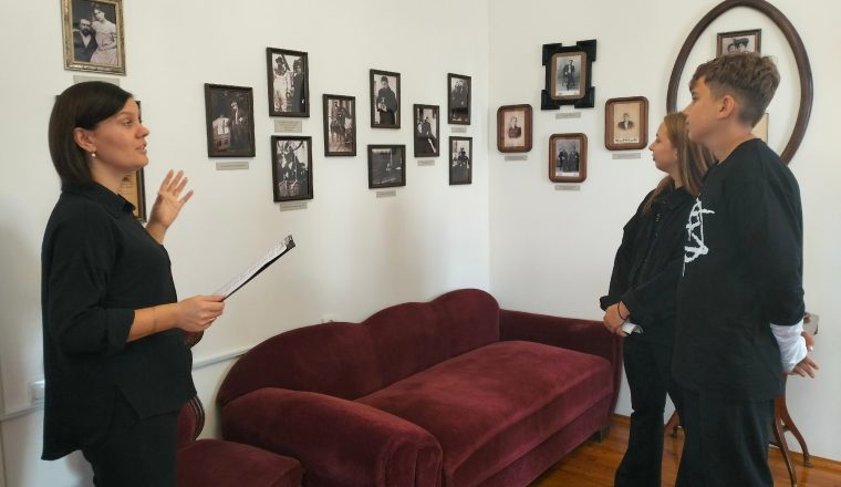 Посетители музея А.И. Куприна изучают «Азбуку здоровья»