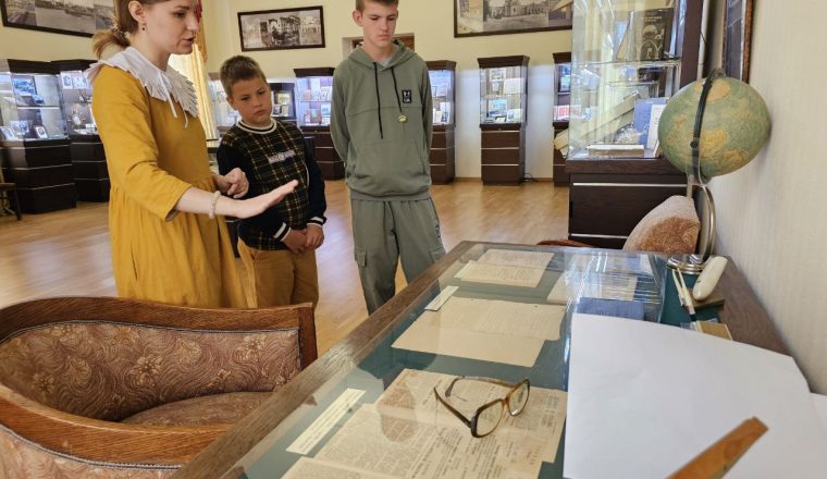 В «путешествие с классиками» можно отправиться с группой, так и индивидуально!