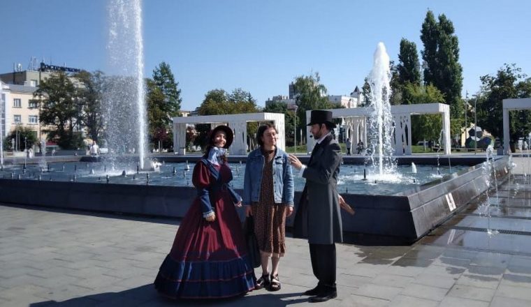 Дворянский променад по ул. Московской можно совершить как группой, так и индивидуально