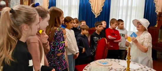 Каникулы с пользой проводят школьники в музее А.Н. Радищева