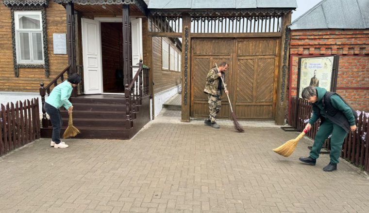 Сотрудники музея А.И. Куприна приняли участие в субботнике