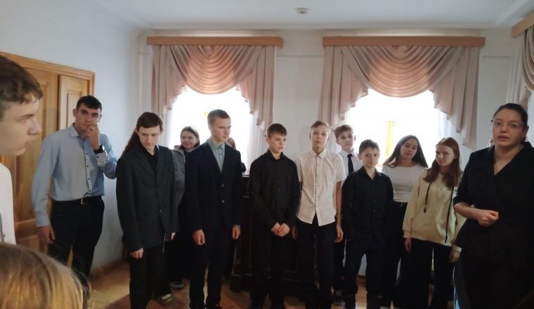 Государственный музей-усадьбу В.Г. Белинского посетили школьники села Студенка Белинского района.