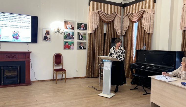 В Пензенском литературном музее еженедельно проходят занятия «школы экскурсоводов»
