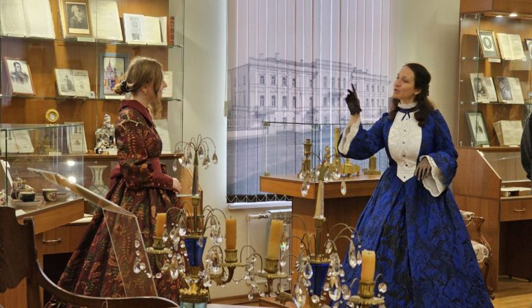 На самую популярную театрализованную экскурсию Литературного музея по Пушкинской карте!