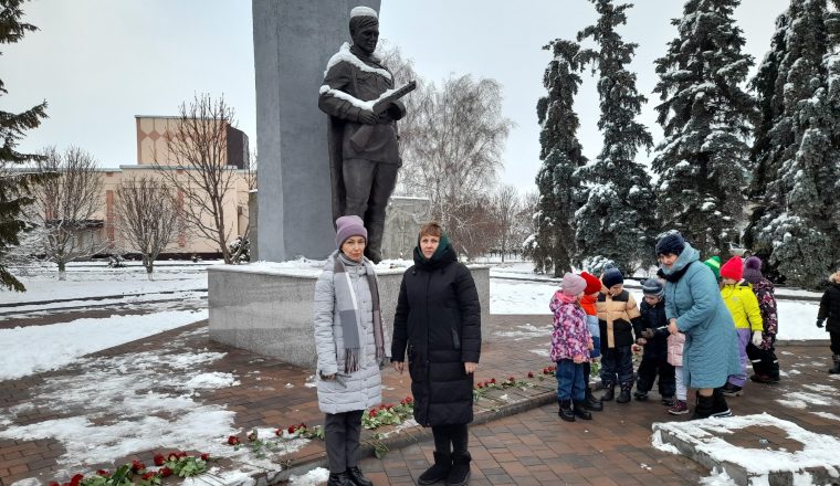 Сотрудники музея А.И. Куприна в День Неизвестного Солдата приняли участие в торжественных мероприятиях