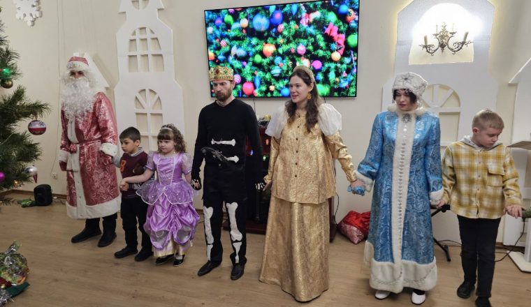 Для социальных центров Пензы прошли ёлки в Литературном музее