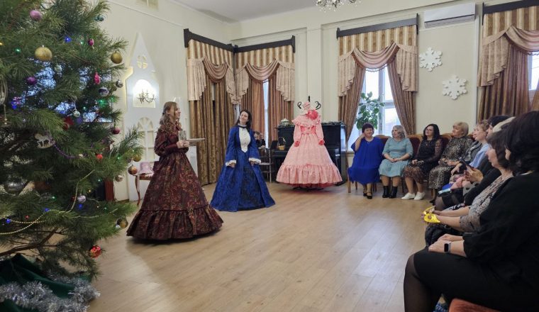Пензенские вдохновительницы подготовили к балу гостей музея