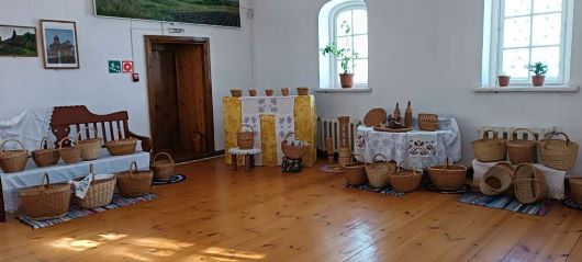 Плетеные изделия ремесленника Кузнецкого района представлены на выставке