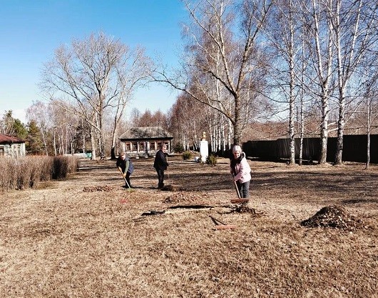 Сотрудники музея А.Н.Радищева провели очередную весеннюю уборку территории