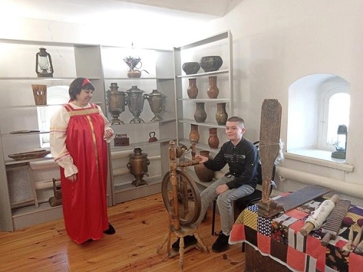 В музее А.Н. Радищева продолжают знакомить с предметами крестьянского быта