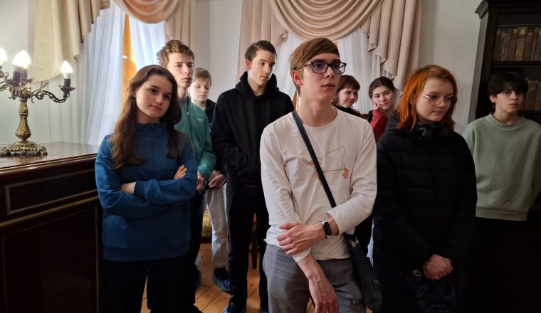 Московские школьники в музее В.Г. Белинского