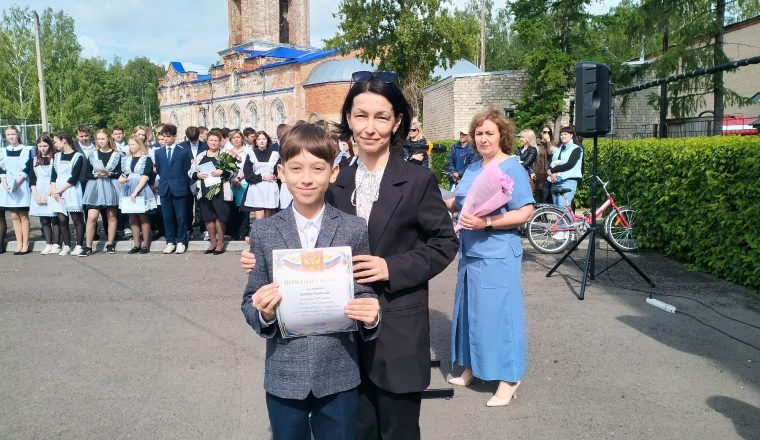 Музей А.И. Куприна наградил участников творческой группы «Олеся»