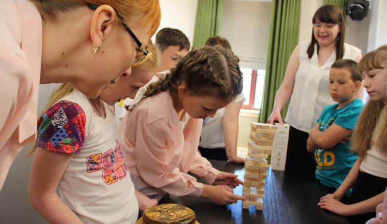 «Сударыни и судари, к доске!» — праздник для выпускников в культурном центре «Белинский»