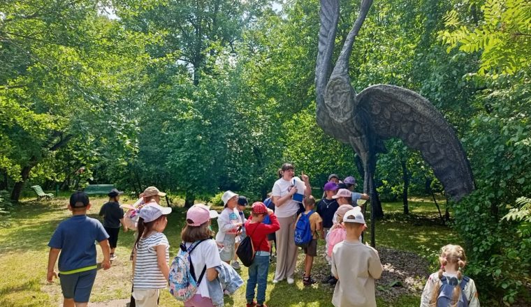 Тайну старой бани Белынских разгадали воспитанники пришкольного лагеря «Солнышко» (Белинская средняя школа №1).
