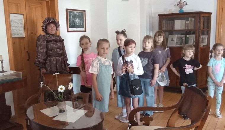 Знакомство с родительским домом – школьники в музее В.Г. Белинского