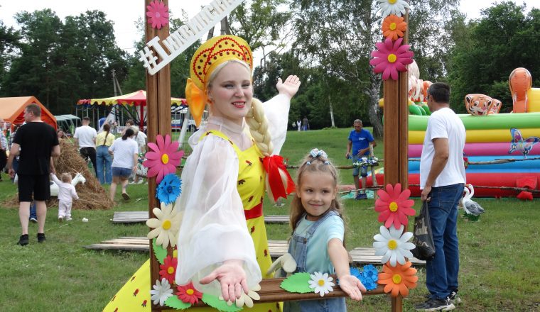 В Радищево состоялась Тихвинская ярмарка-2025