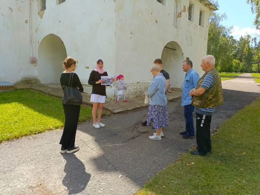 Специалисты  музея рассказывают о дивном храме в Жадовской Пустыни