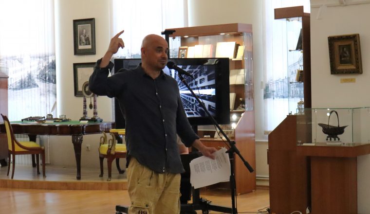 В Пензенском литературном музее состоялась творческая встреча с Владом Маленко