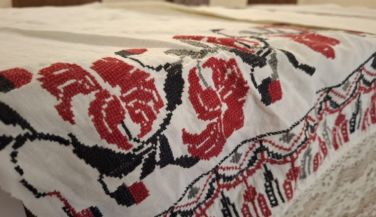 В дар Государственному музею-усадьбе В.Г. Белинского переданы уникальные вышитые полотенца XIX века