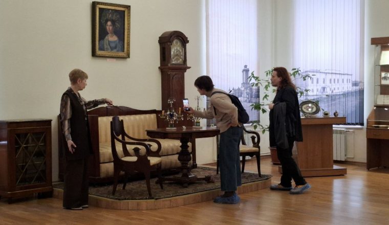 Пензенский литературный музей посетили театральные критики